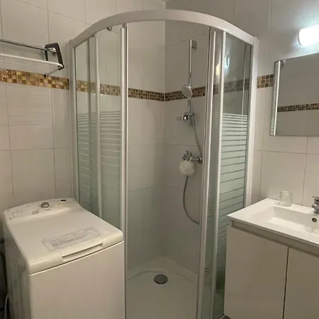 Modest In Le Suquet * カンヌ