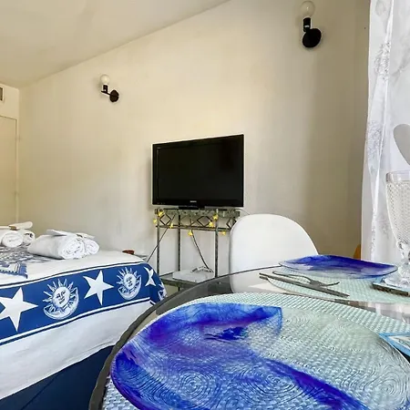 Modest In Le Suquet *