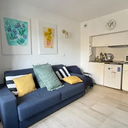 Modest In Le Suquet Apartmán *