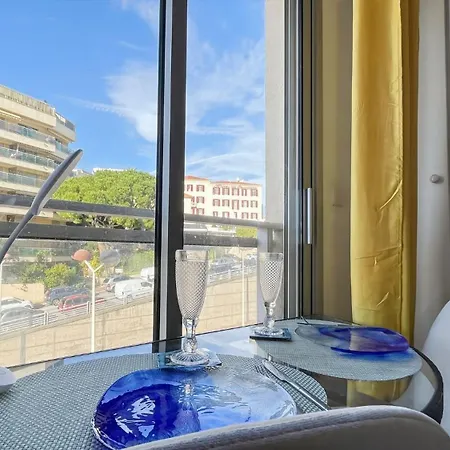 Modest In Le Suquet Apartmán