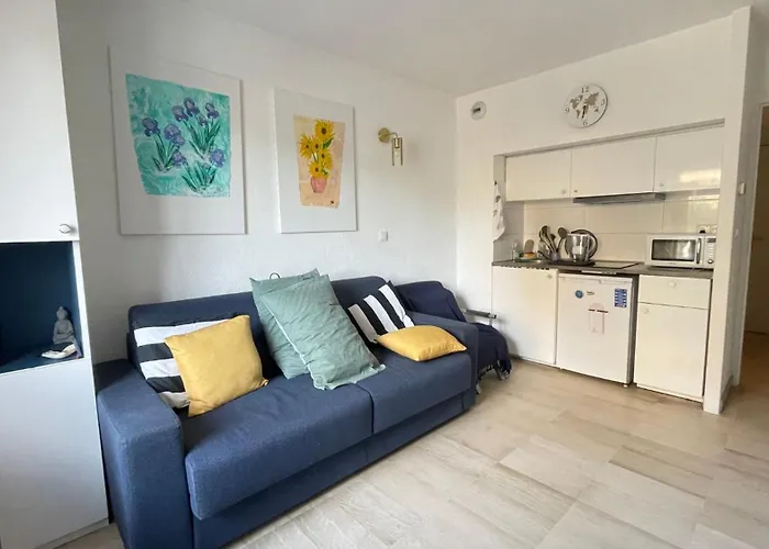 Modest In Le Suquet Apartman *